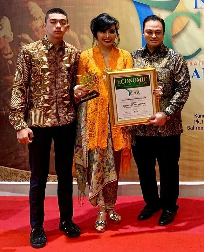 Maya Miranda Ambarsari Sabet Penghargaan The Best Indonesian Philanthropy in Education  Social Care 2019 