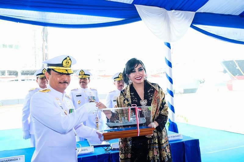Maya Miranda Ambarsari Presdir Batamec Shipyard Resmi Serahkan KRI Bontang 907 Kepada TNI AL