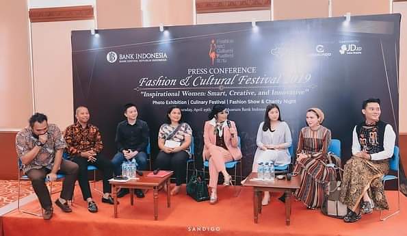 Maya Miranda Ambarsari Bersama Susi Pudjiastuti Akan Berlenggok di Atas Catwalk Fashion and Culture Festival 2019