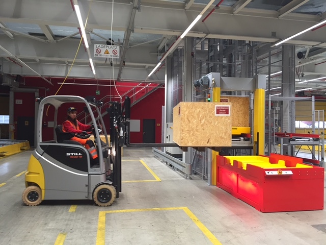 DHL opens two terminals at Leipzig and debuts automated pallet handling system