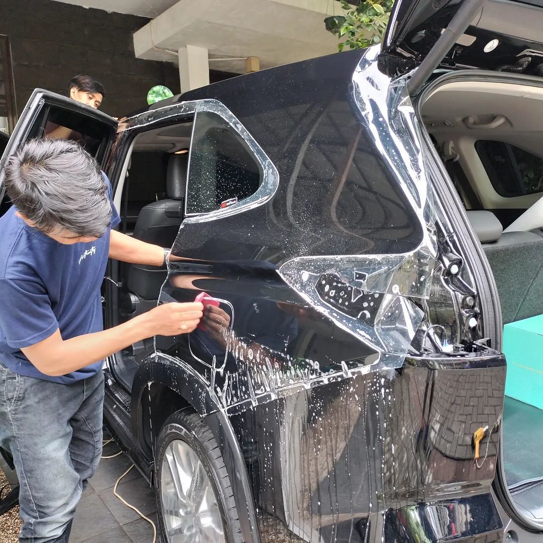 Wrapping Mobil Duren Sawit Jakarta Timur