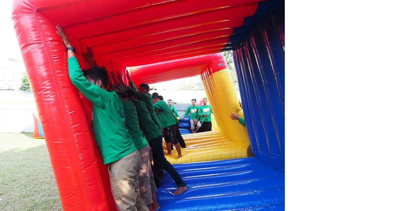 Program Games Outbound Inflatable untuk Karyawan Gathering