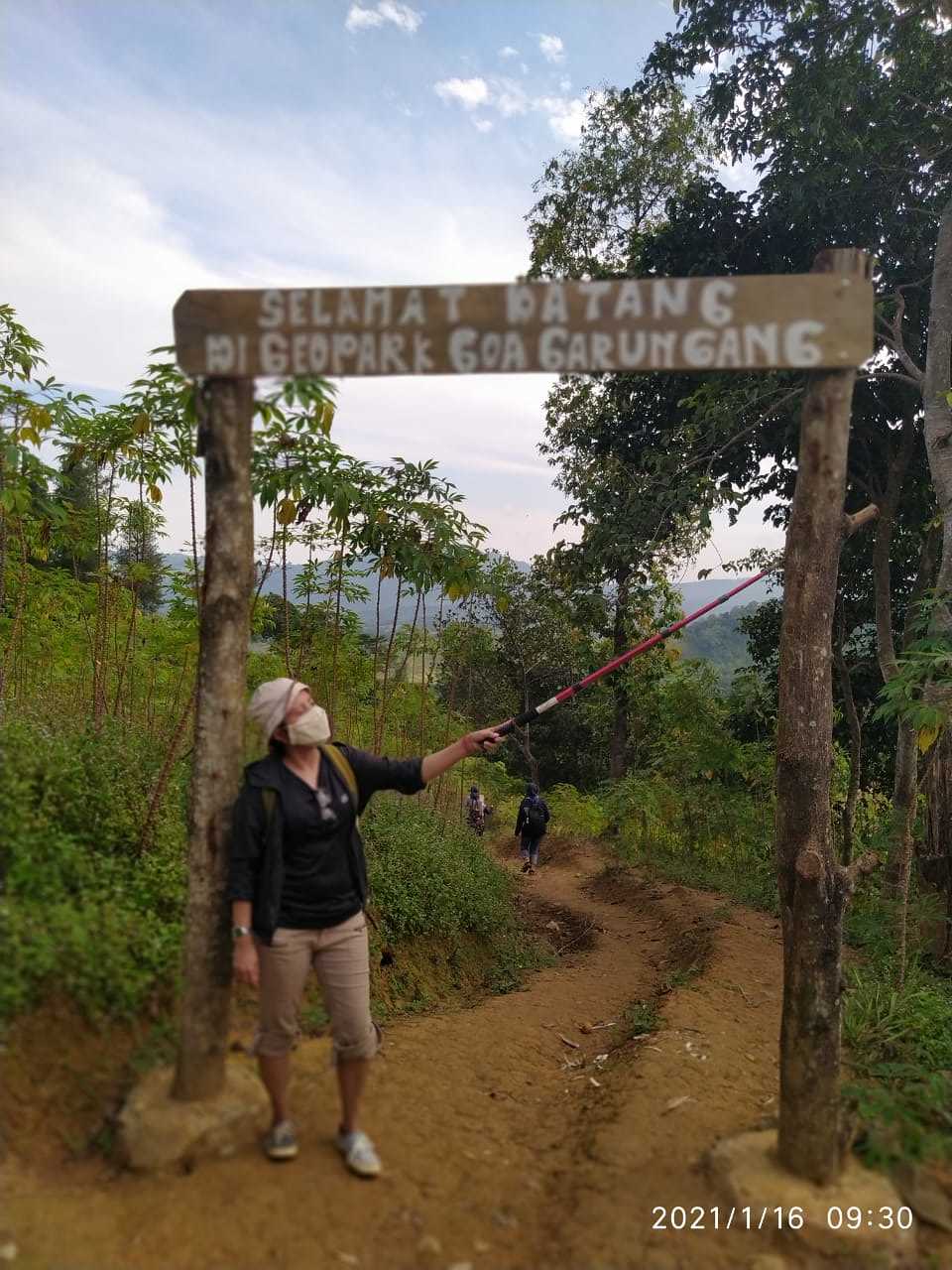 Wisata Trekking Goa Garunggang Dan Curug Naga Sentul