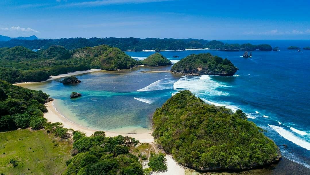Pantai Teluk Asmoro