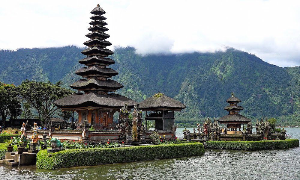 Makanan Oleh-oleh Khas Bali Ini Siap Menggoyang Lidah