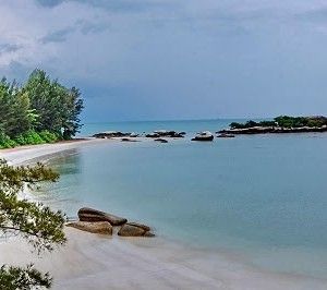 pantai batu lubang