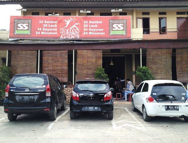 5 Tempat Makan Di Jatinangor Yang Asik Buat Nongkrong Bareng Teman