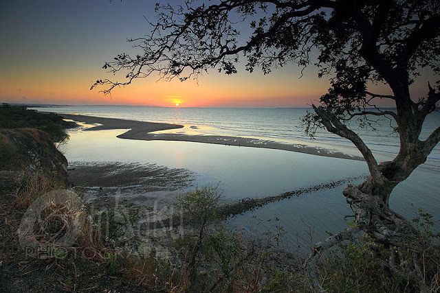 Senja di Tanjung Batu Putih