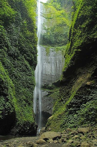 wisata air terjun madakaripura