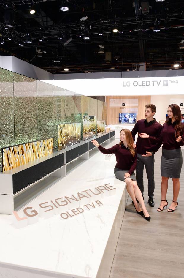 Siap Kejutkan Dunia, LG Bawa TV OLED Rollable Pertama di Dunia