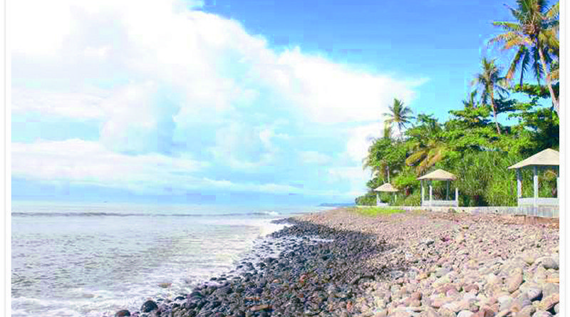 Indahnya Pantai Cimaja di Sukabumi