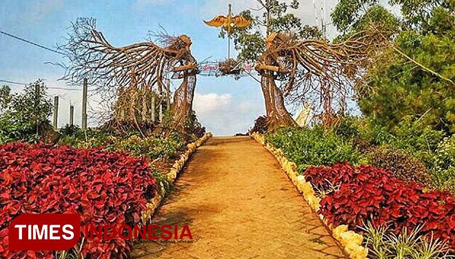 Eksotika Taman Langit, Wisata Baru di Atas Gunung Banyak