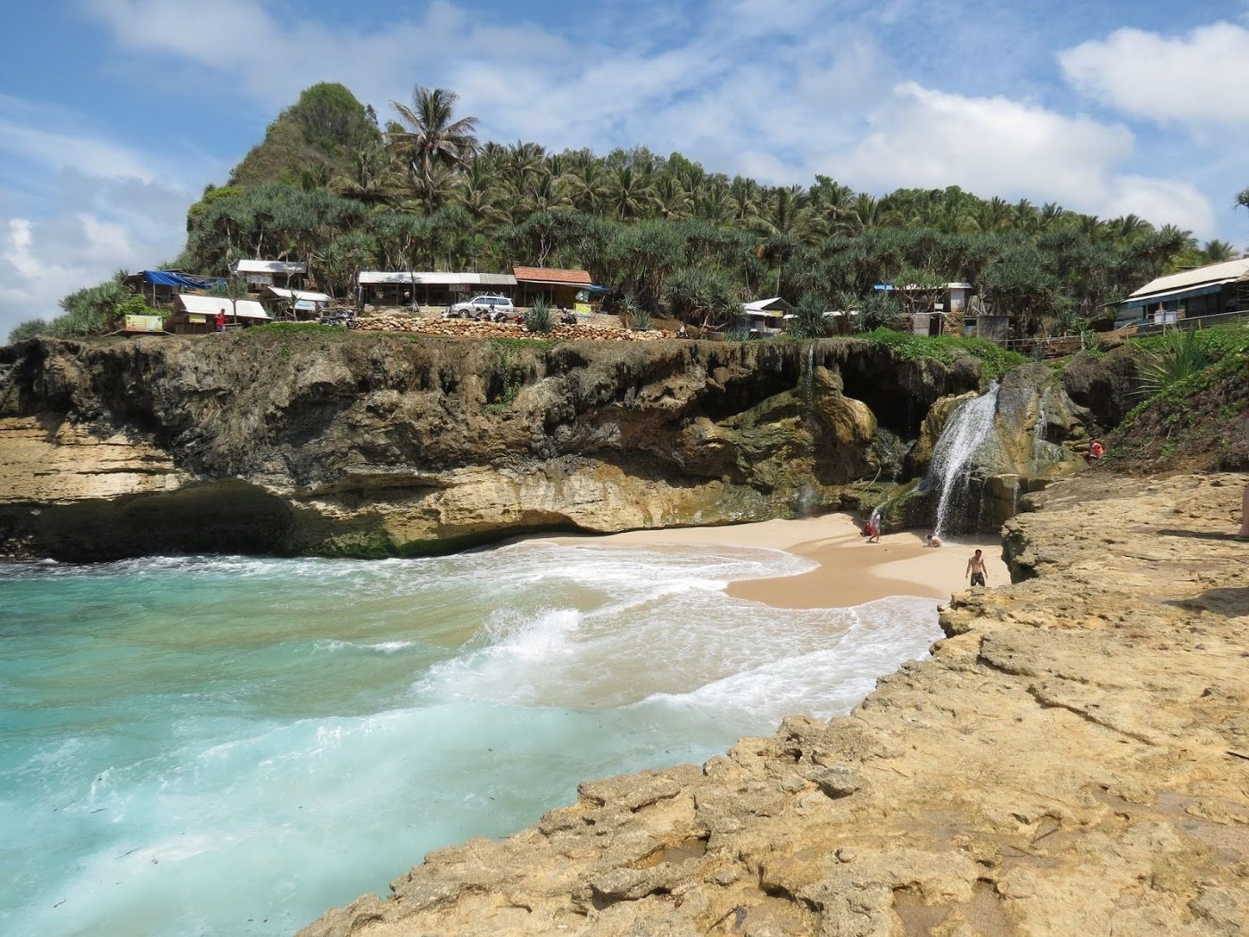 Wisata Banyu Tibo