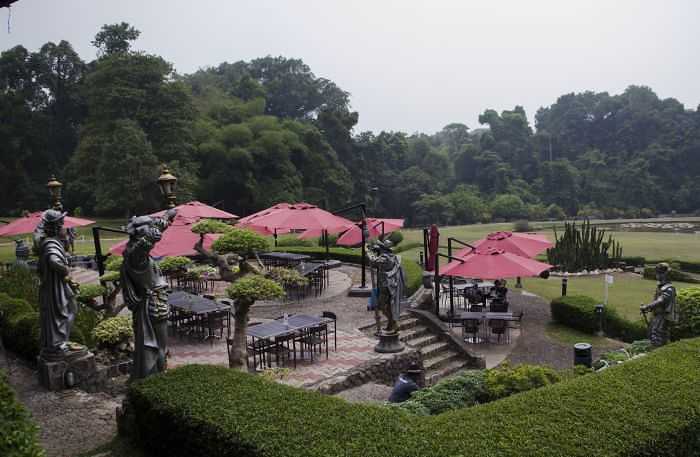 taman astrid dan cafe dedaunan