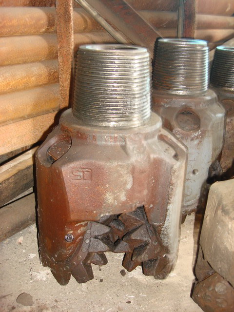 img-1495788385.jpg