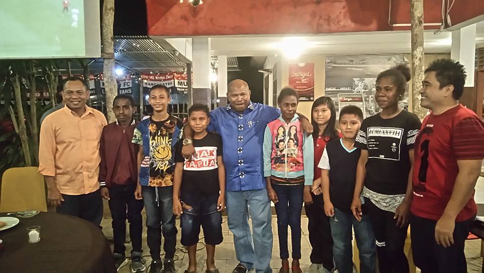 Bupati Freddy Gebze semangati O2SN yang akan berlaga di Medan