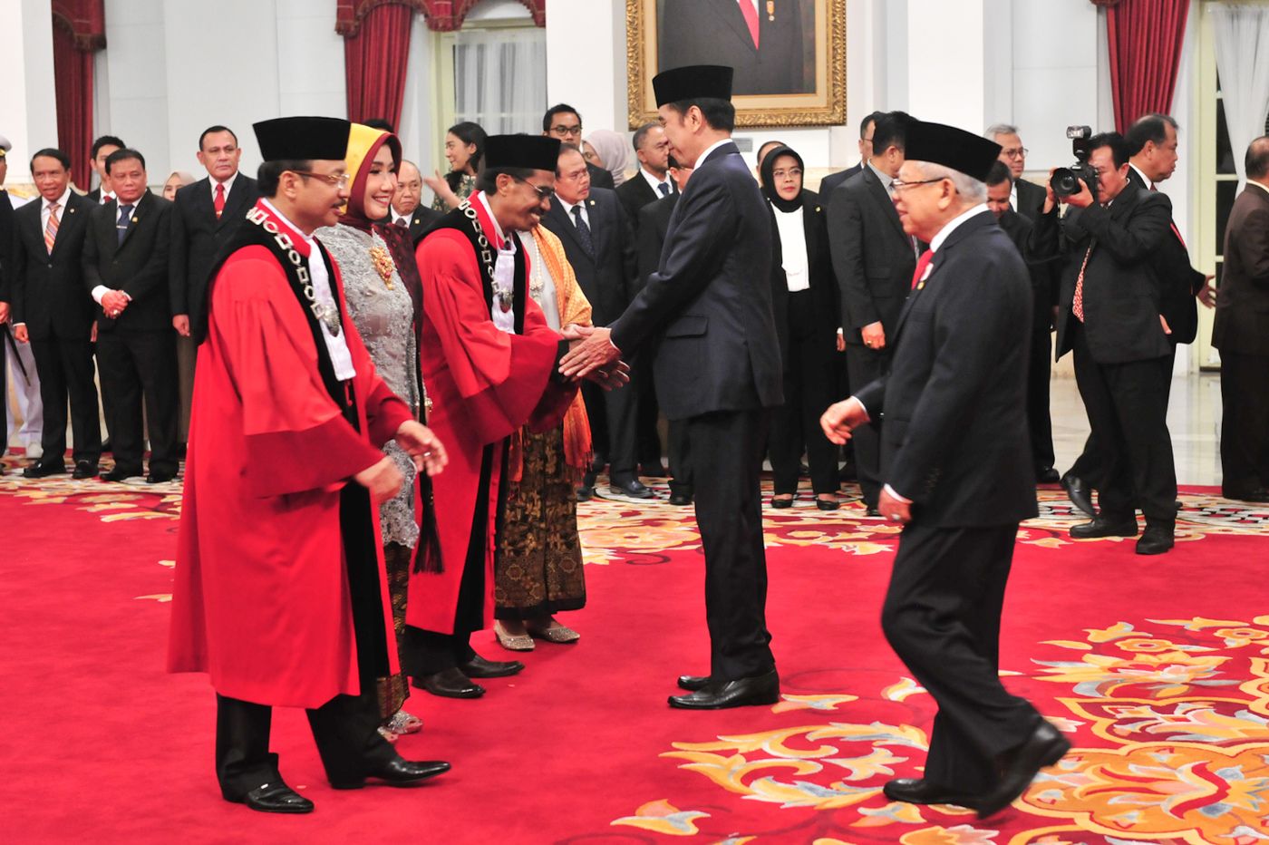 Presiden Jokowi Saksikan Pengucapan Sumpah/Janji Dua Hakim Konstitusi