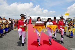 Duplikat Bendera Merah Putih dan Teks Proklamasi Tiba di Balikpapan, Kirab Berlanjut ke IKN.