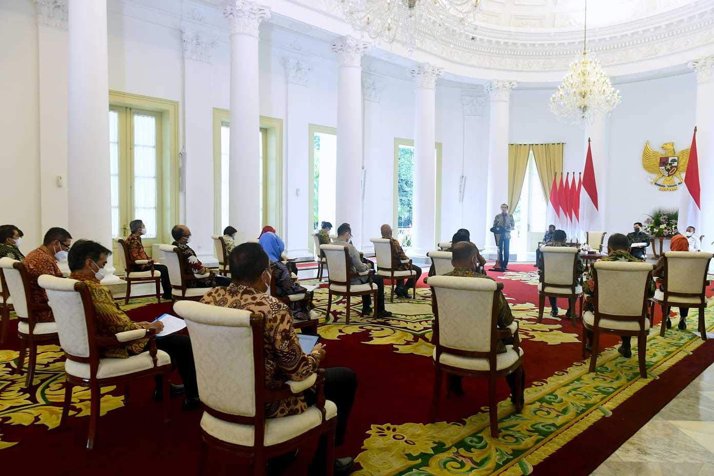 Presiden Jokowi Dorong Pertamina dan PLN Siapkan Transisi Energi.