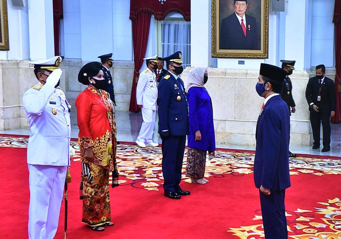 Presiden Lantik KSAL dan KSAU Secara Bersamaan di Istana Negara