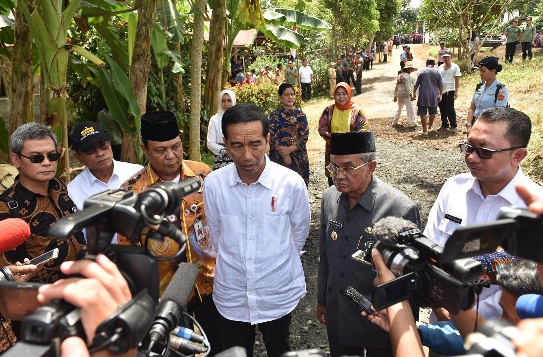 Presiden Jokowi: Pembagian Sertifikat Bukan Pengibulan   