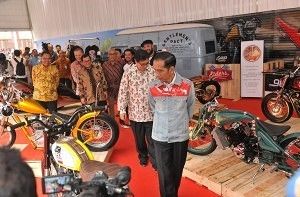 Presiden Jokowi: Tidak Perlu Pesimis Hadapi Tren Mobil Listrik dan Mobil Publik