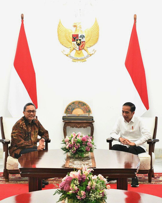 Bertemu di Istana Merdeka, Presiden Jokowi Tanya Amandemen UUD 1945 Ke Zulkifli Hasan 