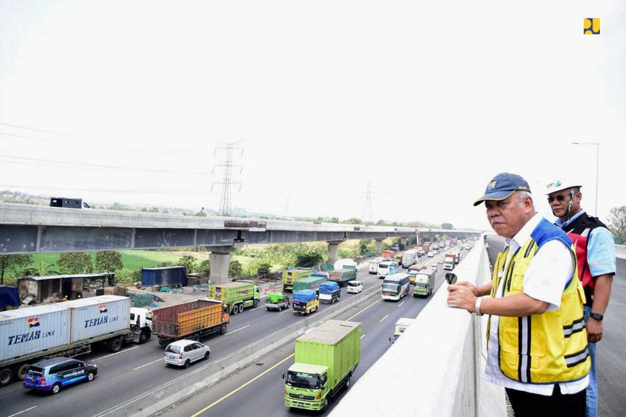 Senin Diuji Coba, Jalan Tol Layang Jakarta-Cikampek Diharapkan Beroperasi Akhir November  Sumber: https://setkab.go.id/senin-diuji-coba-jalan-tol-layang-jakarta-cikampek-diharapkan-beroperasi-akhir-no