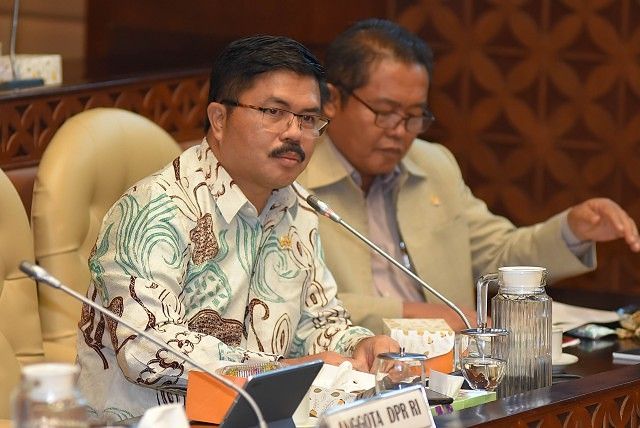Pangkas Rute, Legislator Dorong Garuda Berikan Subsidi Silang