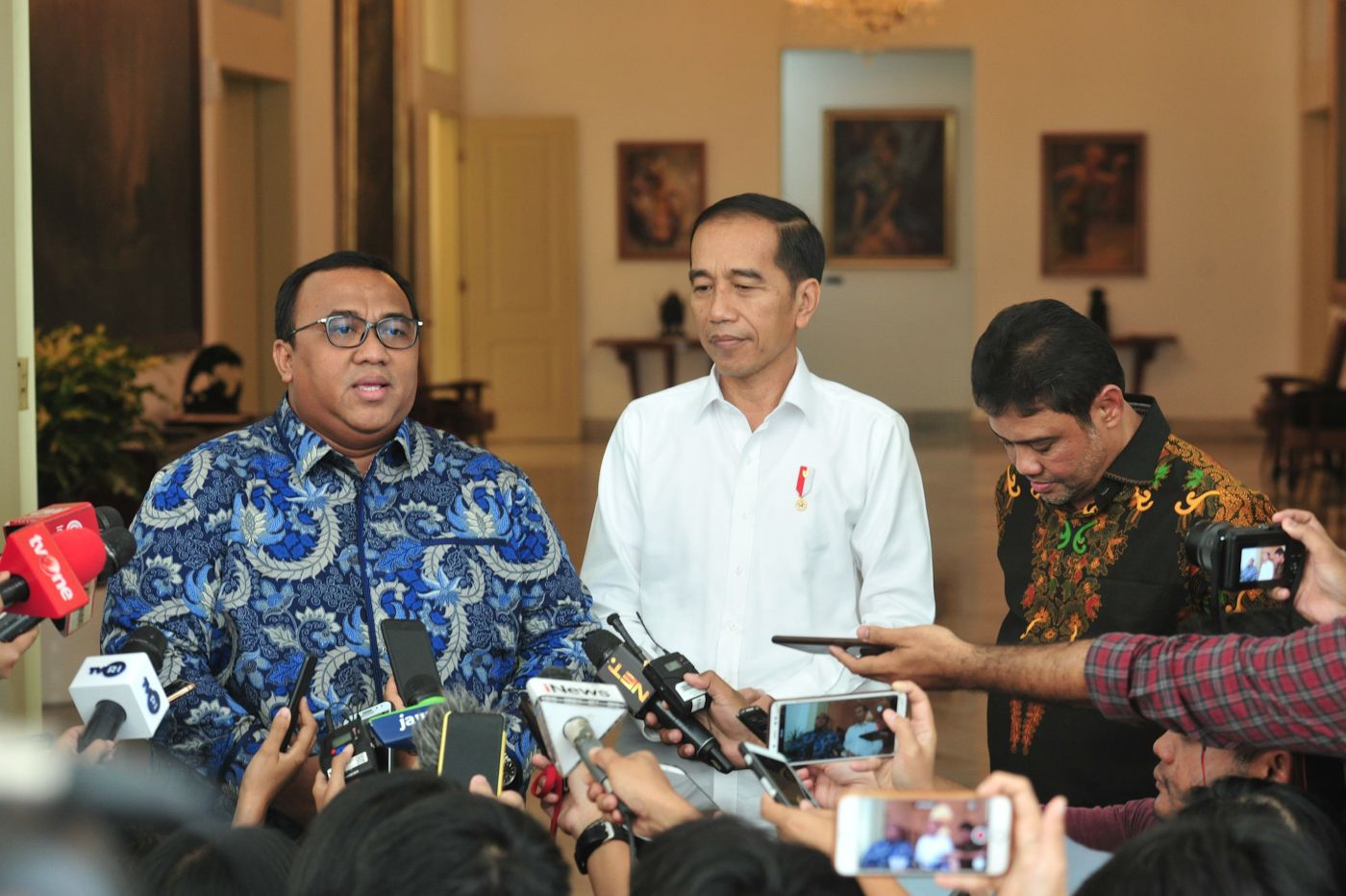 Usul Menaker Dari Buruh, Presiden KSPSI dan Presiden KSPI Dukung Penuh Presiden Jokowi  Sumber: https://setkab.go.id/usul-menaker-dari-buruh-presiden-kspsi-dan-presiden-kspi-dukung-penuh-presiden-joko