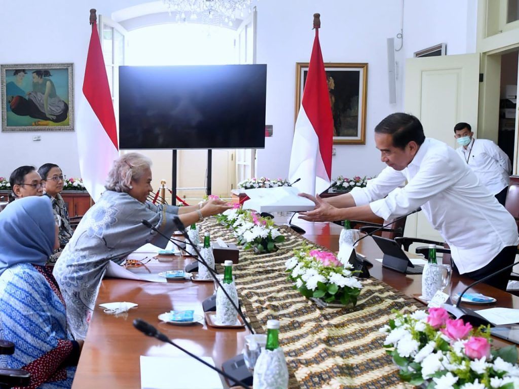 Presiden Terima Pansel Calon Anggota KPPU 2023-2028 di Istana Bogor 