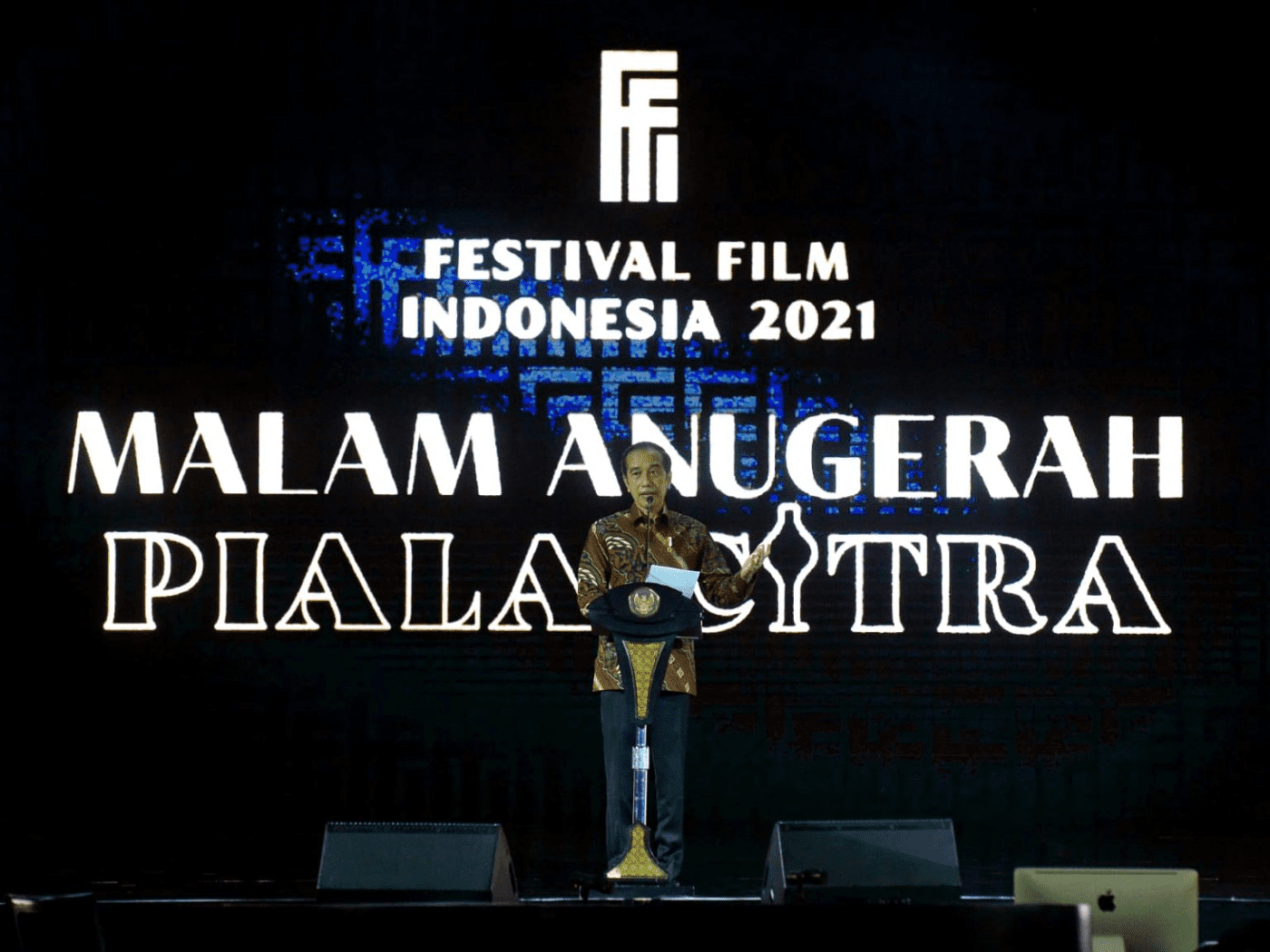 Hadiri Malam Anugerah Piala Citra FFI 2021, Presiden Bangga Sineas Indonesia Menangi Festival Film Dunia.