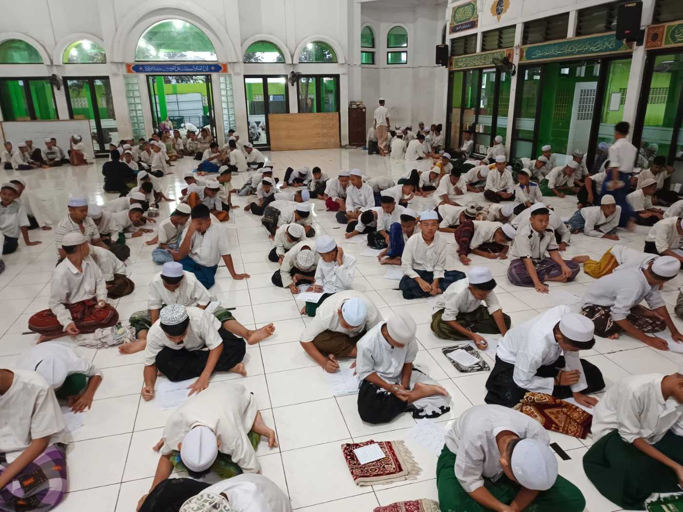 Asah Kemampuan Santri Ponpes Al-Muhajirin 3 Gelar Ujian Mufrodat Bahasa Arab & Inggris