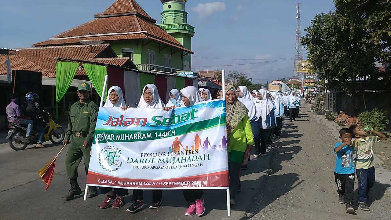 Meriahnya Jalan Sehat Bareng Masyarakat