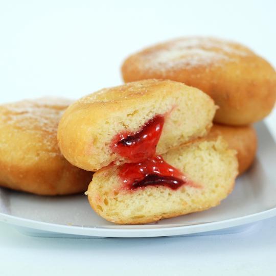 Donat Haqy isi Selai Strawberry