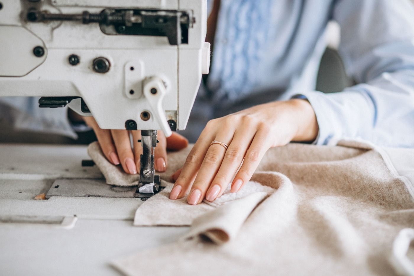 Mengenal Perbedaan Garmen Konveksi dan Tailor