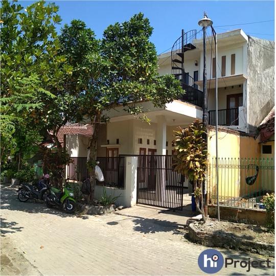 Rumah tipe villa di Montong R051