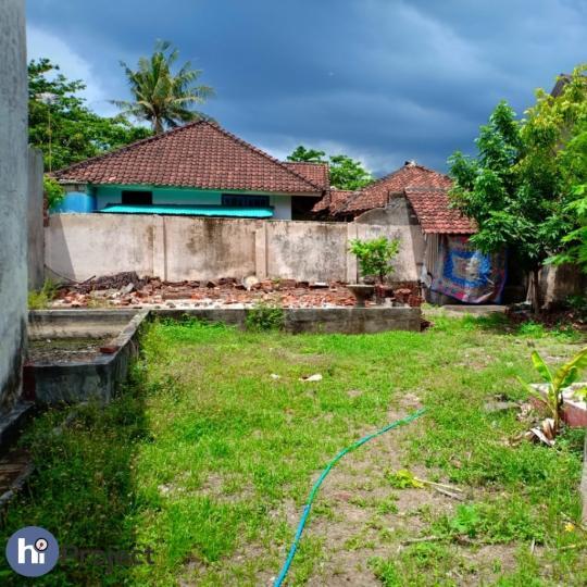 Tanah di dekat pantai Meninting T168