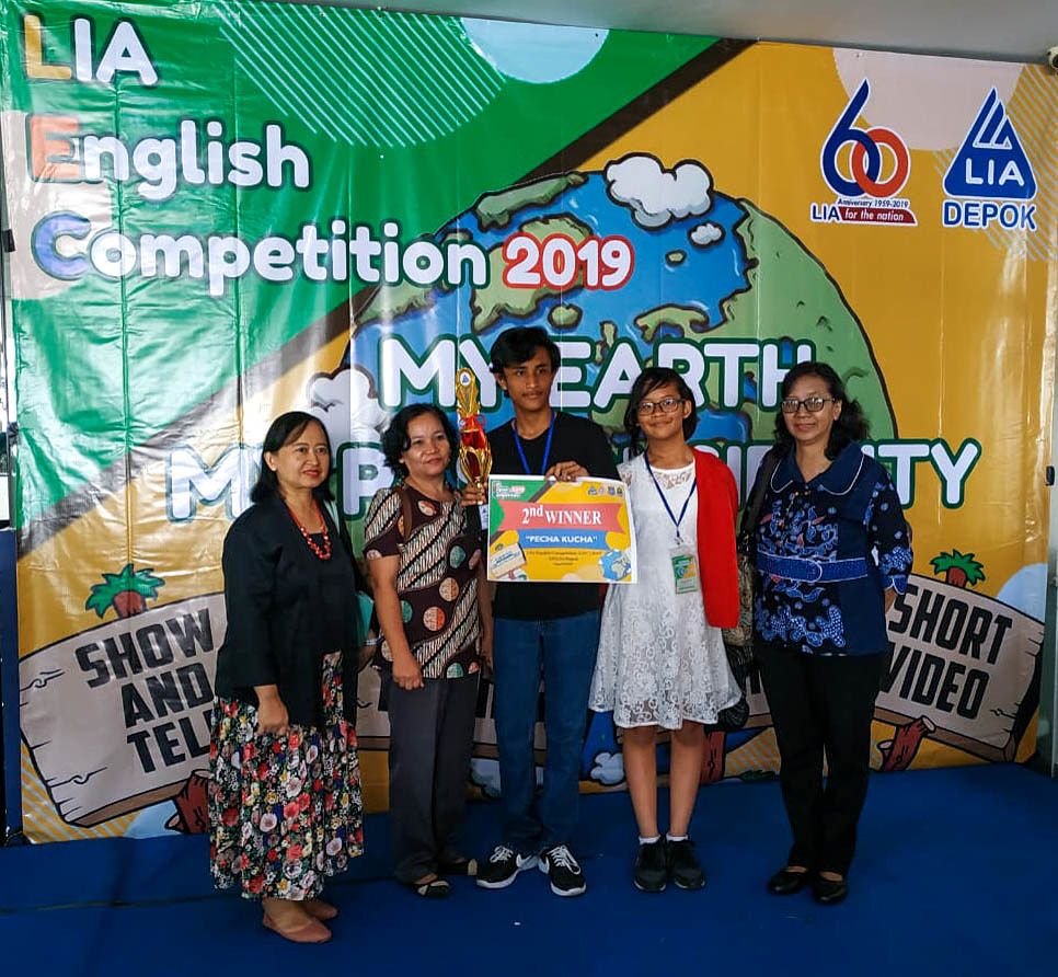 SMA Pondok Daun - Irvin Isai Meraih Juara 2 di LIA Pecha Kucha English Competition