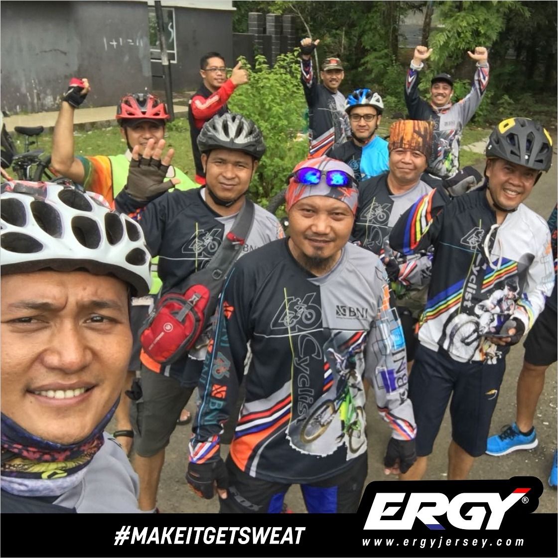 Bahan-Bahan Pilihan Untuk Membuat Jersey Sepeda