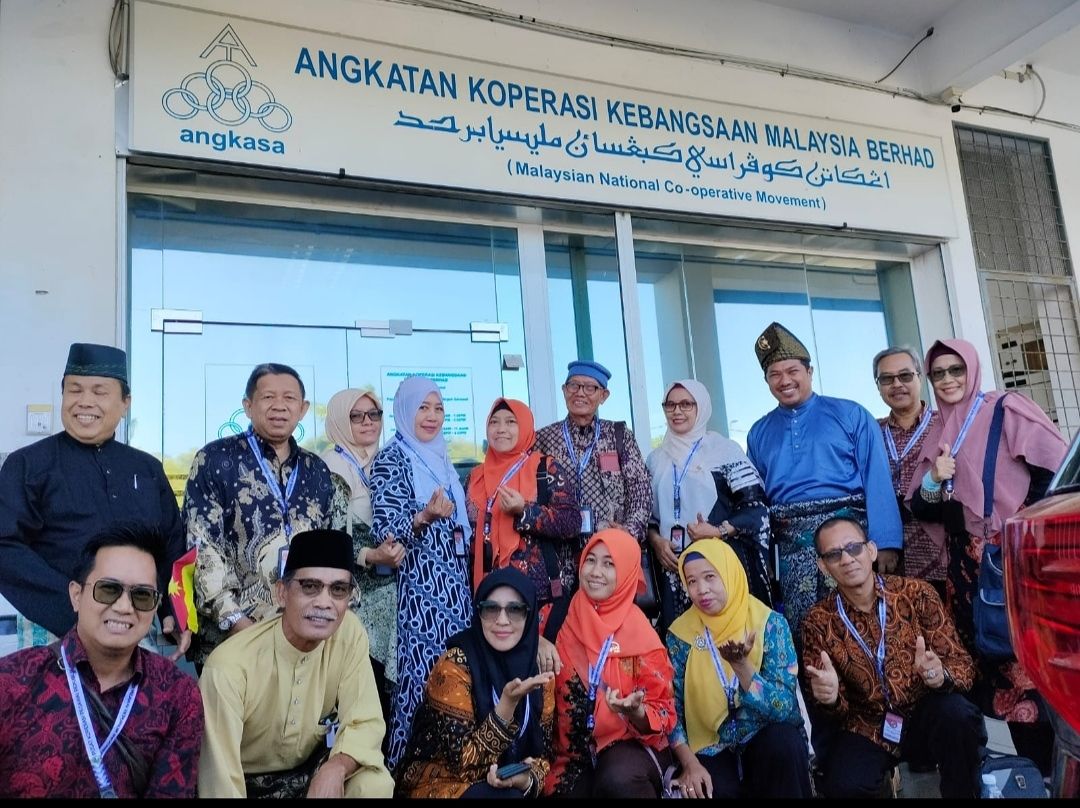 Muhibah PKPRI Kalbar ke Koperasi Angkasa dan Koperkasa Malaysia
