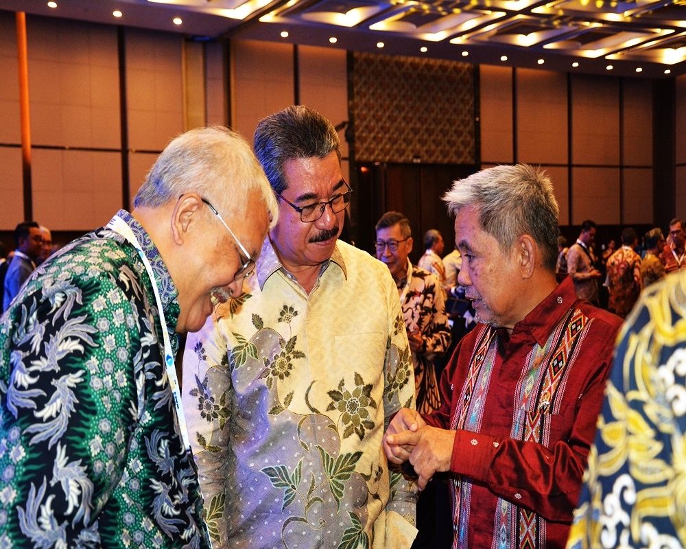 GUBERNUR MALUKU TANDATANGANI PERJANJIAN KOMERSIAL KONTRAK BAGI HASIL BLOK MIGAS BINAIYA