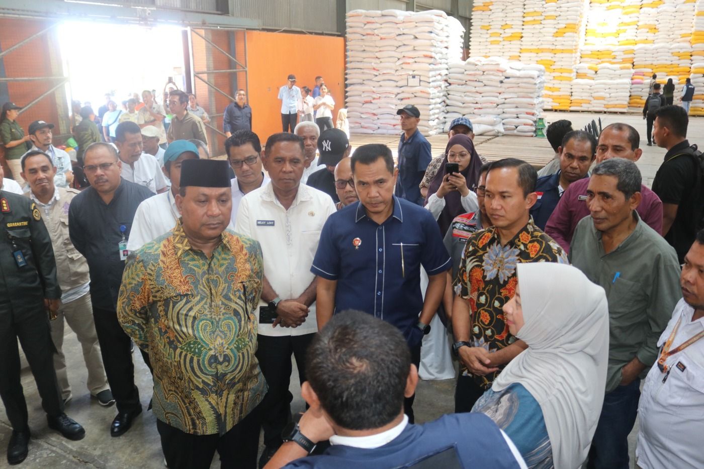 WAGUB MALUKU PASTIKAN STOK BERAS TERSEDIA SAMPAI LEBARAN