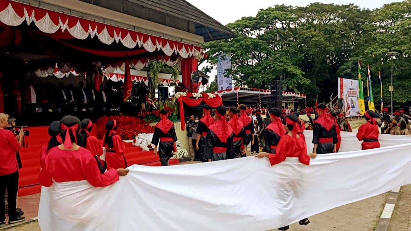 Makna Kain Gandong dan Tradisi Adat Maluku Warnai HUT ke-450 Kota Ambon