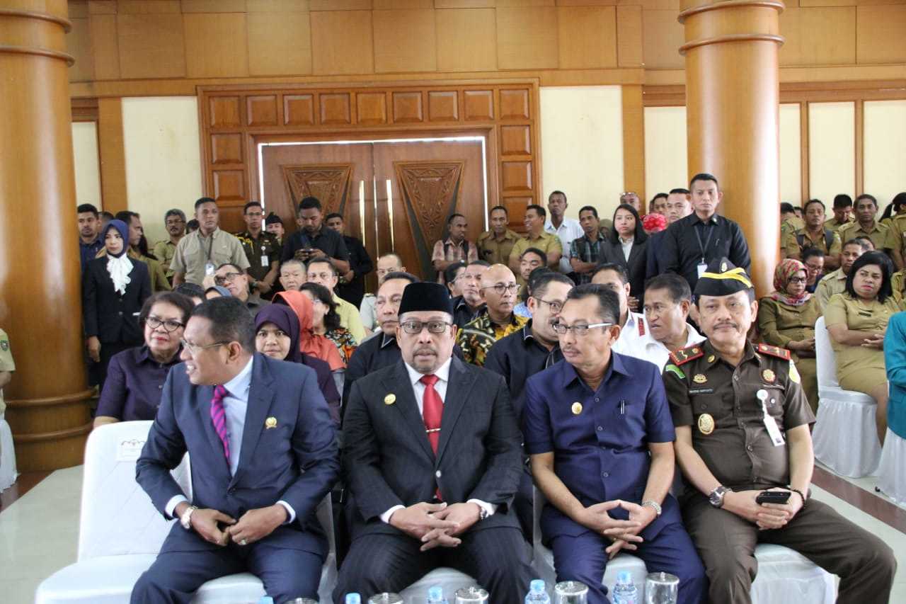 Gubernur Maluku Lantik 10 Pejabat Eselon II