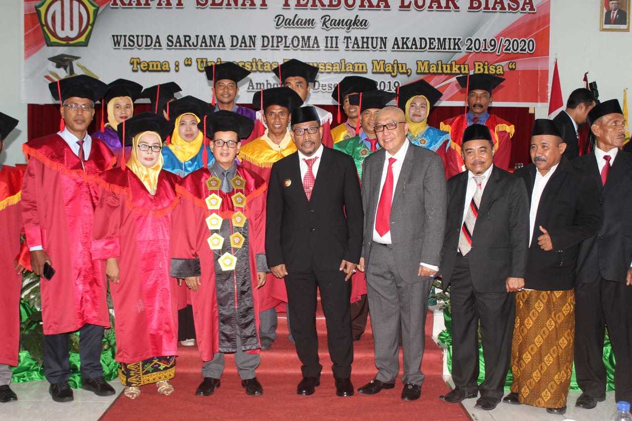 Gubernur Maluku Hadiri Wisuda 250 Mahasiswa Unidar