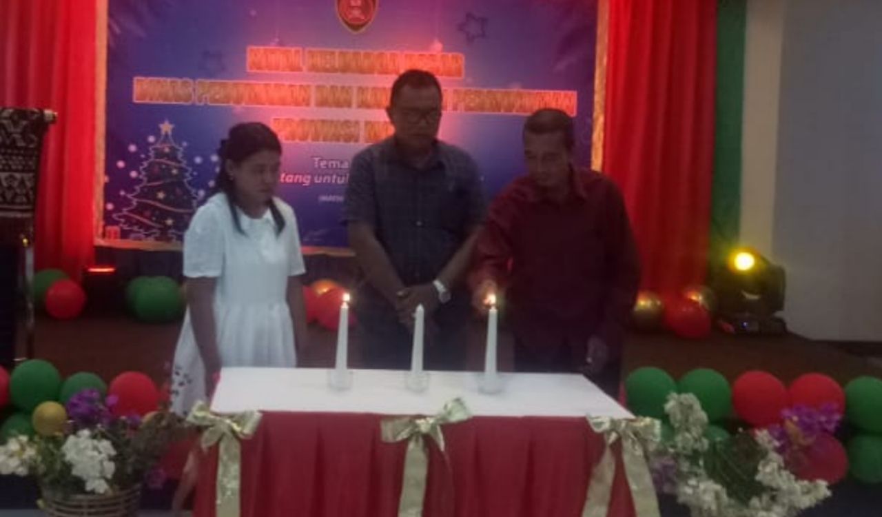 Keluarga Besar Dinas PKP Maluku Rayakan Natal