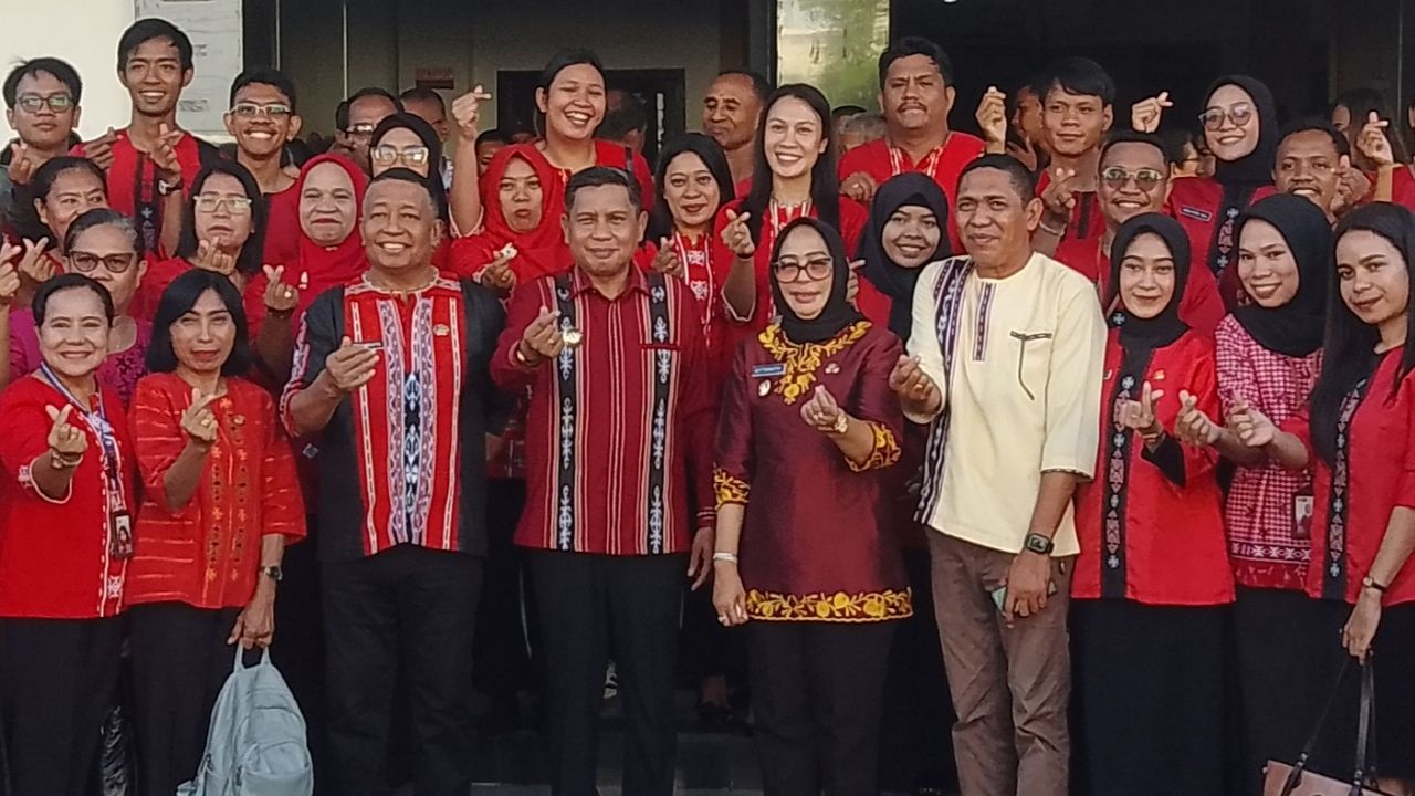 WALIKOTA AMBON : TAKUT PERSAINGAN, INFORMASI SELEKSI KEPSEK TAK DIKETAHUI SEBAGIAN BESAR GURU 
