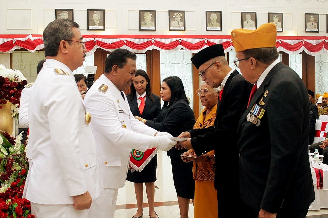 Gubernur Maluku Hendrik Lewerissa Silaturahmi Bersama Veteran di HUT ke-80 RI