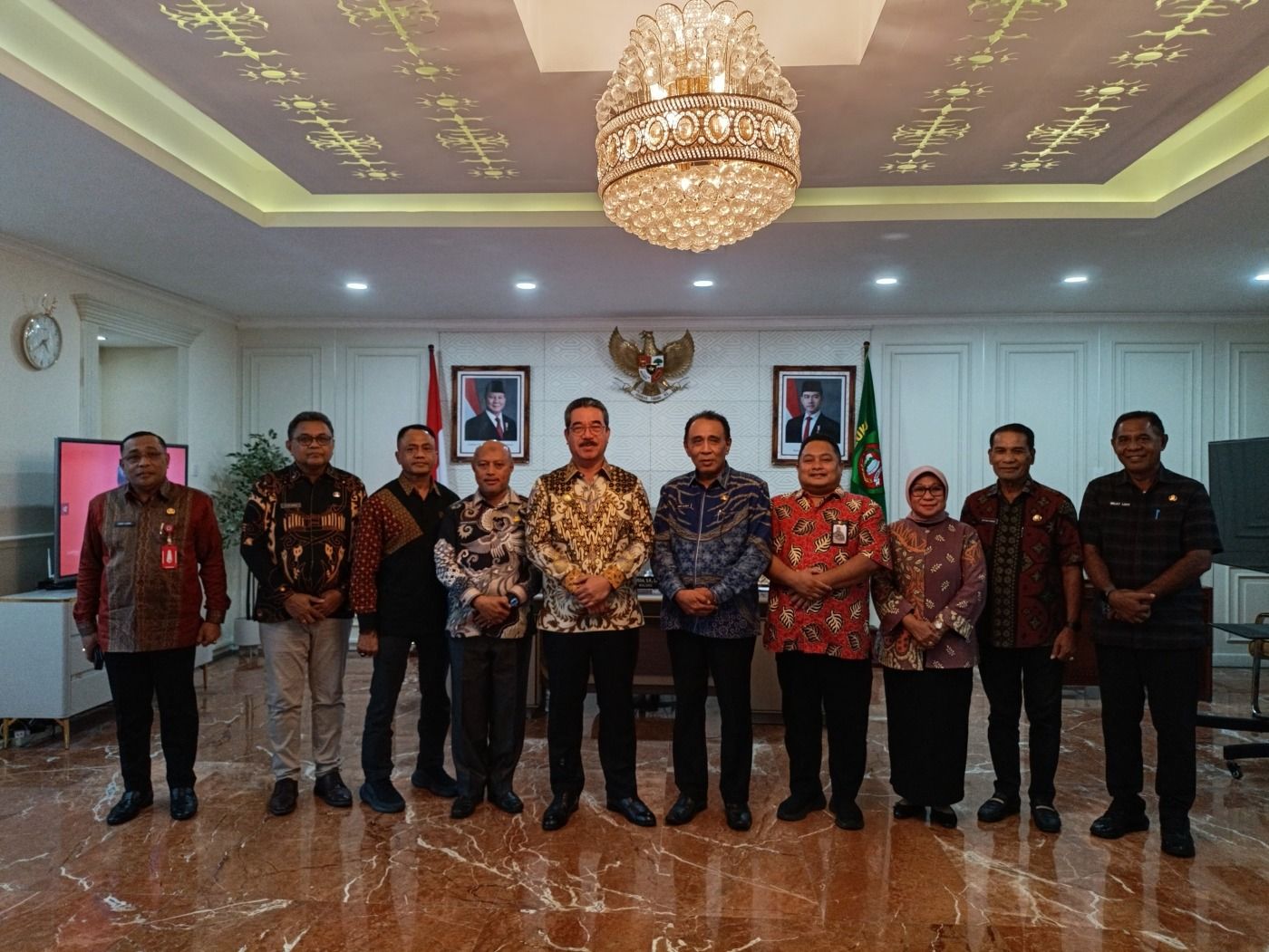 GUBERNUR MALUKU  LANTIK UMAR ALHABSY JADI STAF AHLI GUBERNUR